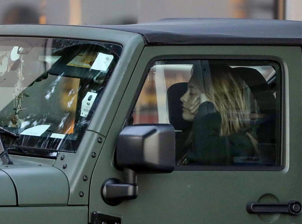 Paris Jackson, Sleeping, Car